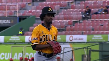 Jorge Tavárez luce sólido en la lomita 