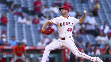 Reid Detmers luce dominante en la lomita 