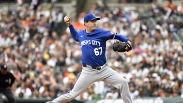 Seth Lugo fans Spencer Torkelson