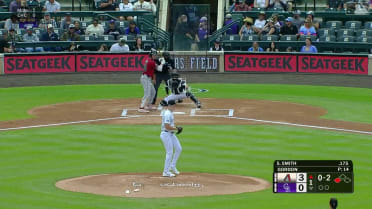 Pavin Smith remolca con sencillo