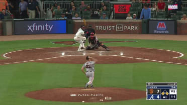 Drake Baldwin scores on wild pitch