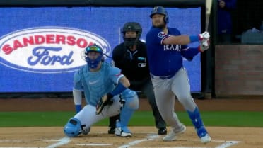 Jake Burger pega jonrón de tres rayas