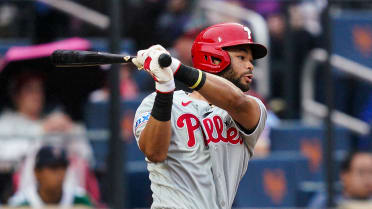 Justin Crawford remolca tres con triple