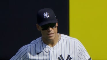 Aaron Judge reacts to Mike Trout's homer