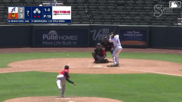 Max Muncy's solo home run
