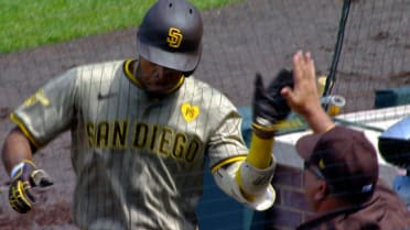 José Azocar grounds out, puts Padres on the board