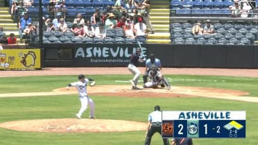 Theo Gillen singles on a line drive to right fielder Chase Call. Carlos Colmenarez scores. Jose Perez to 3rd. Fielding error by right fielder Chase Call.