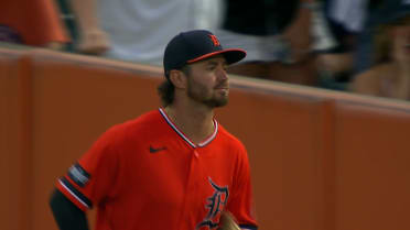 Zach McKinstry's sweet sliding catch