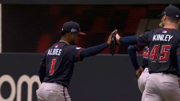 Luke Williams' incredible diving play