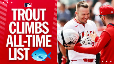 Mike Trout dispara jonrón