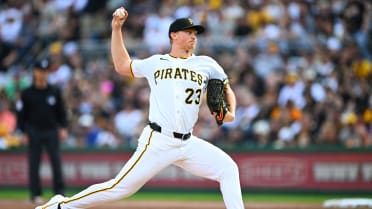 Mitch Keller poncha a cuatro en seis entradas