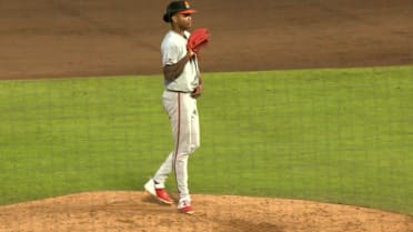 Luis De León's career-high eight scoreless innings