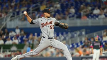 Charlie Morton strikes out Liam Hicks