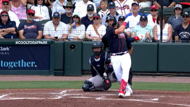 Kyle Farmer produce con sencillo