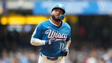 Jackson Chourio's solo home run (16)