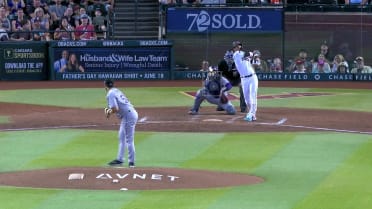 Gurriel Jr.'s solo homer (9) 