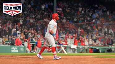 Field View: Kyle Schwarber go-ahead two-run homer