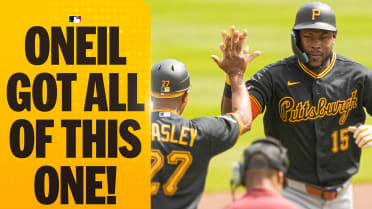 Oneil Cruz's three-run homer (3)