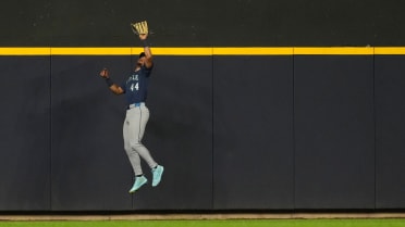 Julio Rodríguez's leaping catch