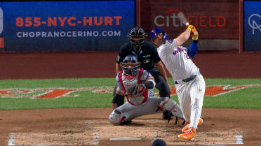 Pete Alonso's two-run single