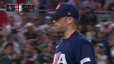 Jason Adam sale de apuros