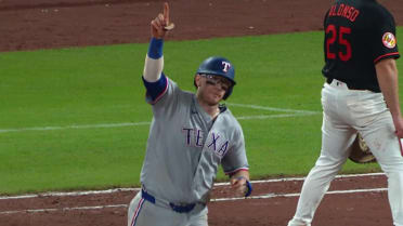 Jansen da  jonrón de tres carreras