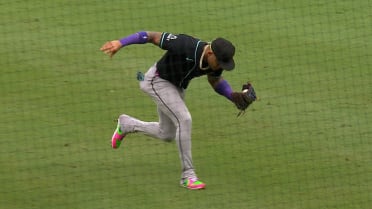 Ketel Marte leaves game in the 2nd due to injury