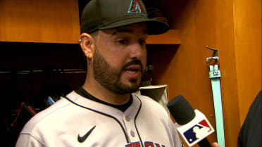 Eugenio Suárez discusses his finger injury, more