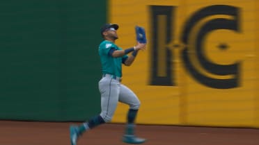 Julio Rodríguez's running catch