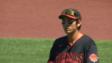 Jung Hoo Lee pesca a Nolan Schanuel en 3ra base