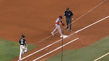 Tyron Guerrero escapes jam in the 6th