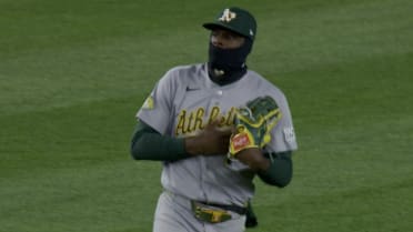 Denzel Clarke's great diving play