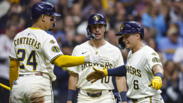 Brewers open the game with a five-run 1st inning