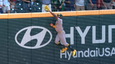 Daily Dash: Clarke's home run robbery, Young's slide