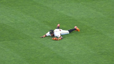 Oneil Cruz's diving catch