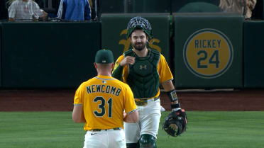 Sean Newcomb seals the Athletics' win, earns the save