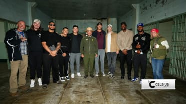 Marlins visit Alcatraz on off day in San Francisco