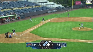 Angel Feliz doubles (20) on a sharp fly ball to right fielder Randy Guzman. Ronny Cruz scores. Yeremy Cabrera scores.
