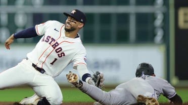 Christian Vázquez nabs Brenton Doyle after review