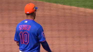 Marcus Semien fields first play of the game for Mets
