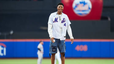 Ace Bailey throws out first pitch at the Mets game