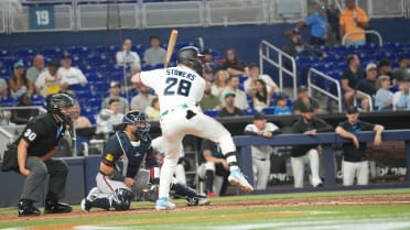 Kyle Stowers remolca dos con doble