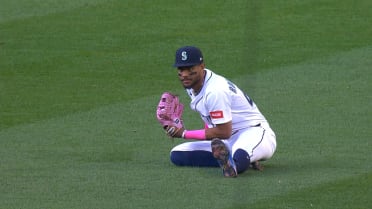 Julio Rodríguez's sliding grab