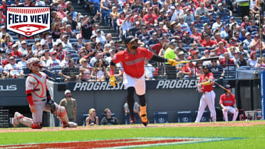 Field View: Carlos Santana's grand slam