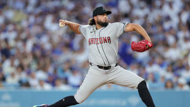 Juan Morillo fans Max Muncy to limit the damage