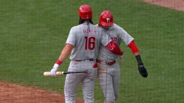 Dylan Moore's RBI single