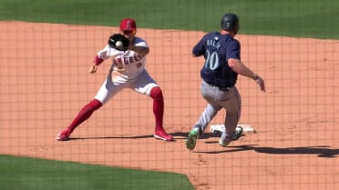 Angles turn double play in 9th after review
