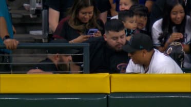 Fan indecisive keeping Matt Shaw's first HR ball