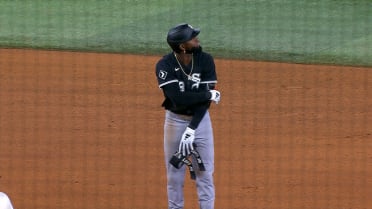 Luis Robert Jr.'s RBI double