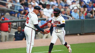 Ozzie Albies' solo homer (16)
